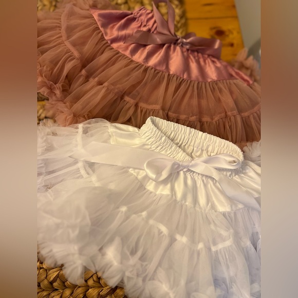 2 small tutus for dress ups/halloween/ dance/ ballet/ ballerina 
Pink & white - Picture 1 of 5